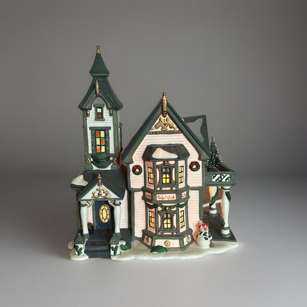 Heartland Valley Village Deluxe porcelain lighted House Limited edition 2002